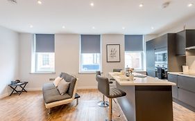 Pass The Keys 5A One Bedroom Modern Town Centre Apartment